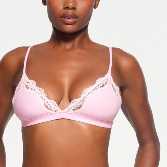 SKIMS FITS EVERYBODY LACE TRIANGLE BRALETTE BRA CHERRY BLOSSOM MULTI SIZE M - Picture 1 of 6